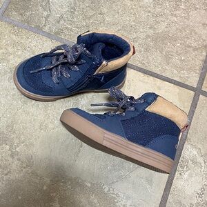 OshKosh B'gosh Navy and Beige Kids Zip Up Boots